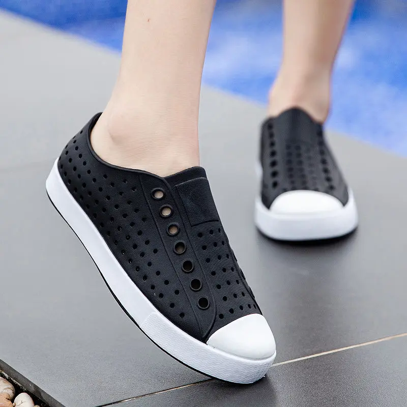 Kalın yumuşak düz ayakkabı mod - Sandal Sport Outdoor incelemesi ve fiyatı